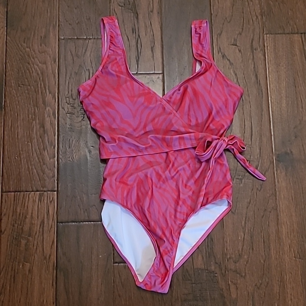 NWOT White Birch women's swimsuit size Small